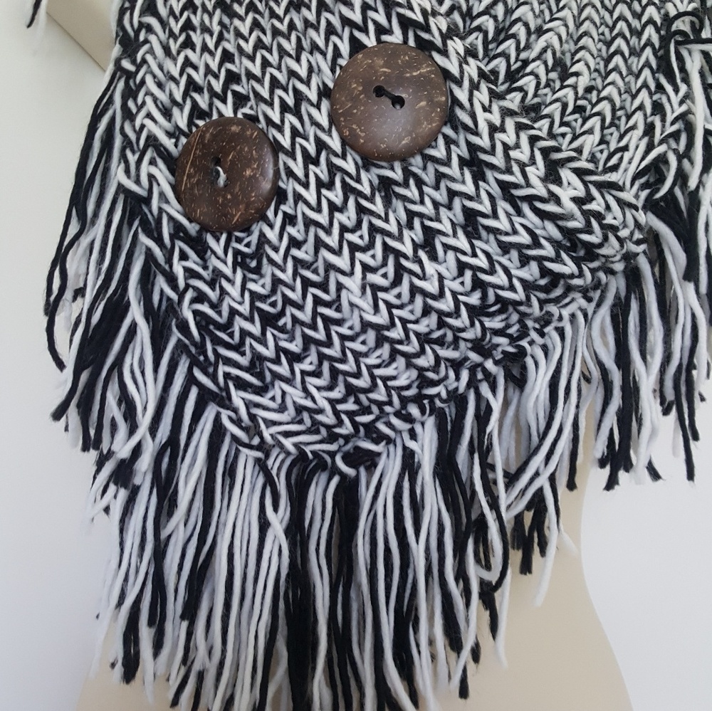 Button Scarf - Picture 2 of 2